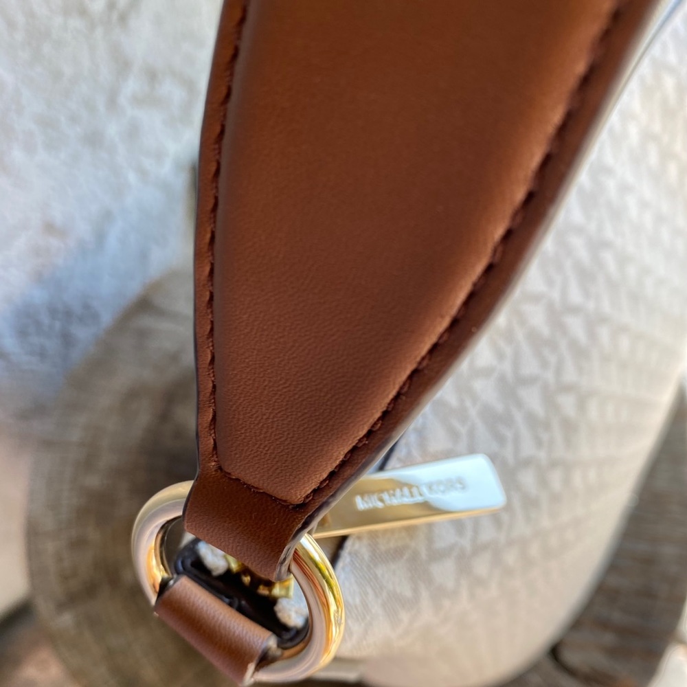 Michael Kors BOWERY HOBO Retail Value $378 - Picture 5 of 6